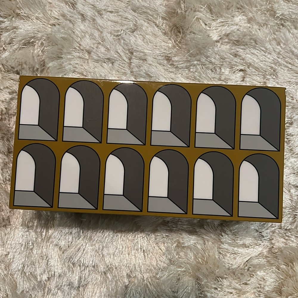 Jonathan Adler Lacquer Arcade Small Box in Gray/Yellow